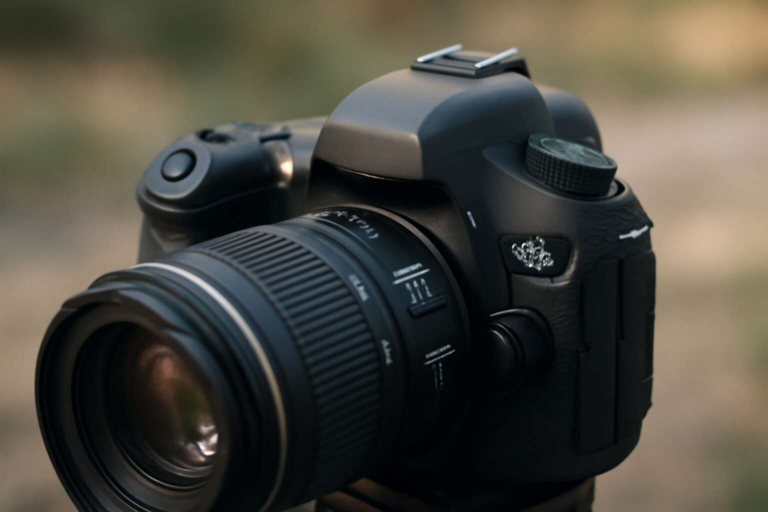 dslr camera description
